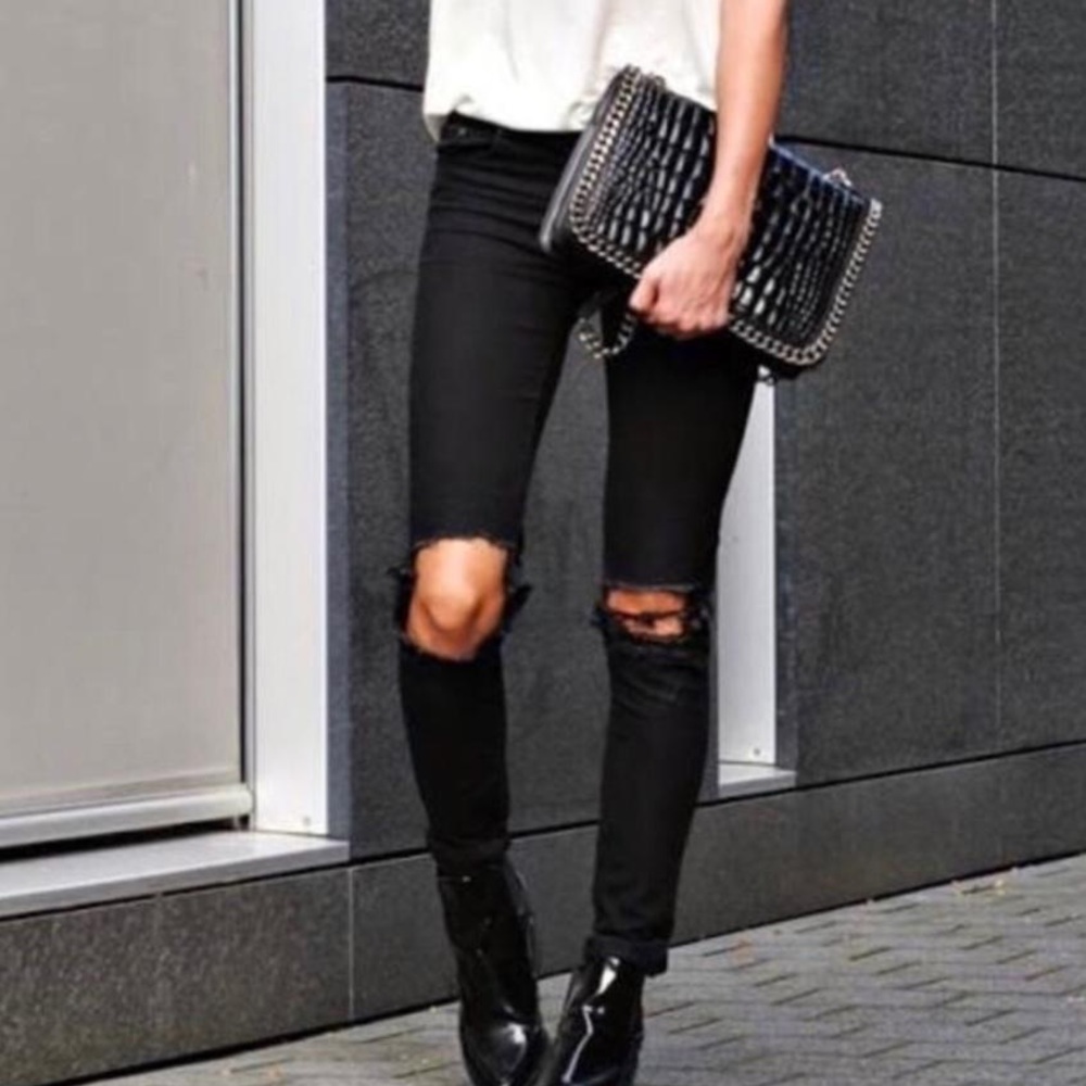 LF CARMAR BLACK DISTRESSED JEANS